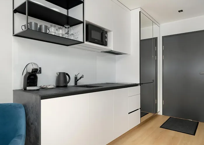 Modern Plac Wolnosci By Renters Apartment Poznan